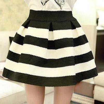 FREE SHIPPING White And Black Stripes Skirt