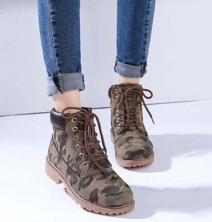 ankle boots military style